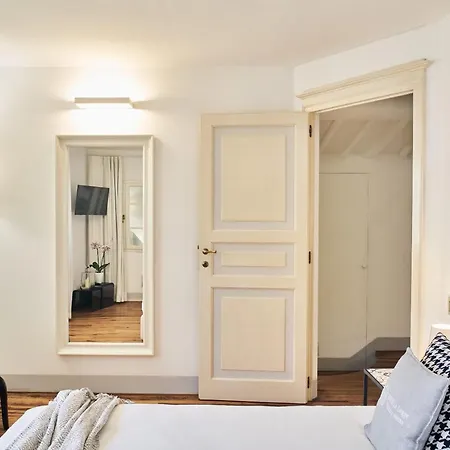 לינה וארוחת בוקר Le Logge Luxury 4*